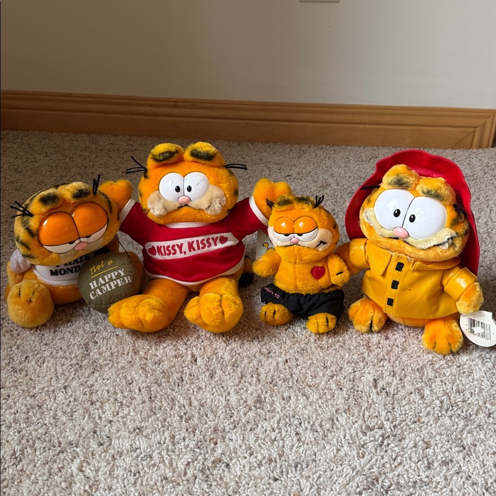 Garfield Plush Lot - 4 Vintage (1980’s) Garfield